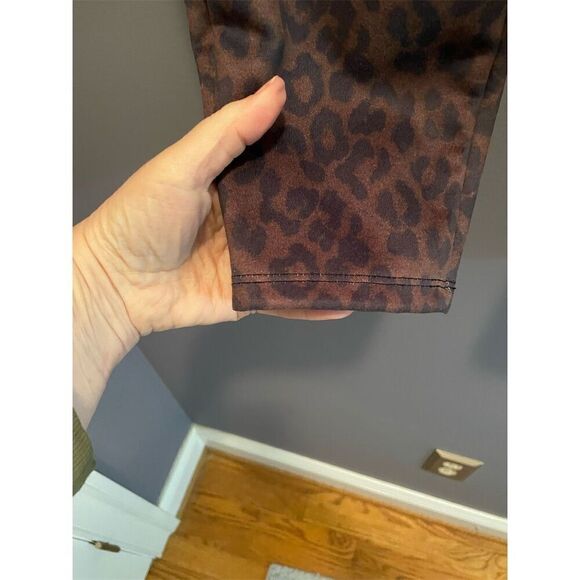 *3/$15 Ellen Tracy Women's Leopard Print Leggings Size M Brown - Picture 4 of 7